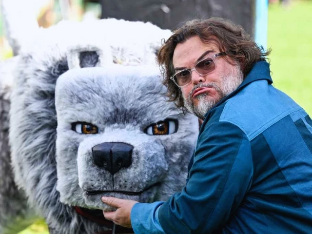 jack black crashes minecraft movie screening to surprise fans