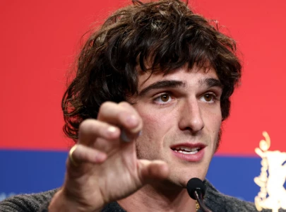 jacob elordi wins praise for haunting turn in guillermo del toro s frankenstein