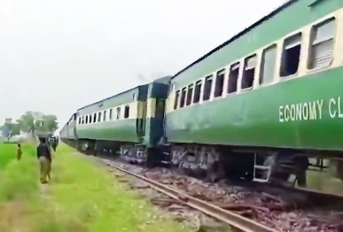 bogies of the jaffar express en route from rawalpindi to quetta derail in shikarpur after an ied blast photo screengrab x