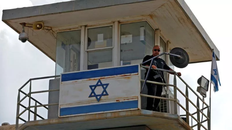 a police officer keeps watch from an observation tower at the gilboa prison in northern israel on september 6 2021 photo afp a police officer keeps watch from an observation tower at the gilboa prison in northern israel on september 6 2021 photo afp