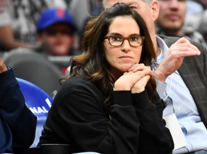 sixteen candles star jami gertz makes rare public appearance