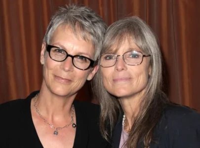 jamie lee curtis mourns death of sister kelly curtis