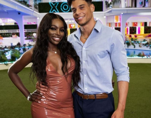 jana craig drops bombshell at love island usa reunion four pages of receipts on andrea and aaron jana craig drops bombshell at love island usa reunion four pages of receipts on andrea and aaron