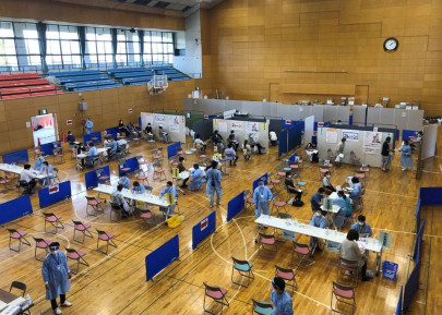 sindh urges centre to make covid jabs a must for banking services sindh urges centre to make covid jabs a must for banking services