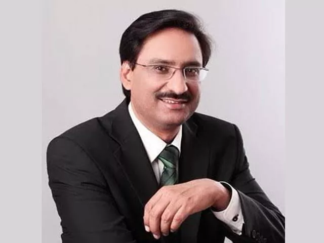 renowned journalist javed chaudhry awarded sitara e imtiaz renowned journalist javed chaudhry awarded sitara e imtiaz