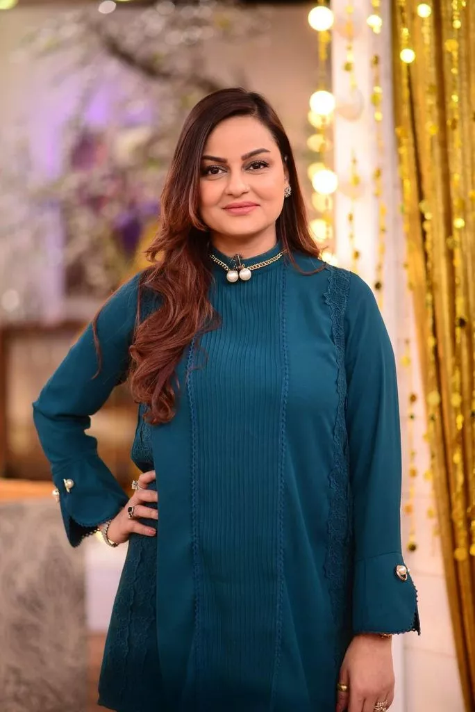 actress javeria abbasi flaunts gifted bangles from future mother in law actress javeria abbasi flaunts gifted bangles from future mother in law