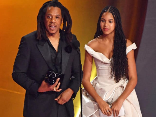 jay z beyonce spent 1 million on blue ivy toys gold rocking horse swarovski chair mini bugatti jay z beyonce spent 1 million on blue ivy toys gold rocking horse swarovski chair mini bugatti