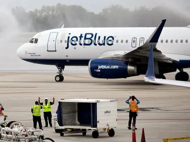 two bodies found in jetblue plane s wheel well at florida airport two bodies found in jetblue plane s wheel well at florida airport