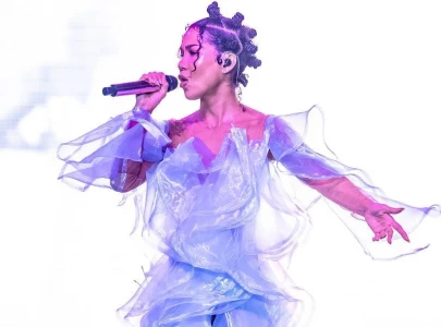 jhen aiko brings out h e r miguel big sean and b2k reunion for magic hour tour in los angeles