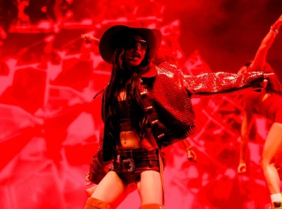 blackpink jennie dominates 40th golden disc awards with multiple solo and group wins