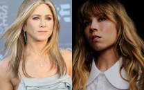 jennifer aniston to play toxic mom in a dramedy based on jennette mccurdy s i m glad my mom died jennifer aniston to play toxic mom in a dramedy based on jennette mccurdy s i m glad my mom died