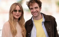 jennifer lawrence shares hilarious story about feeding robert pattinson food from the trash jennifer lawrence shares hilarious story about feeding robert pattinson food from the trash