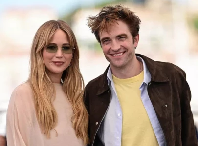 jennifer lawrence shares hilarious story about feeding robert pattinson food from the trash jennifer lawrence shares hilarious story about feeding robert pattinson food from the trash
