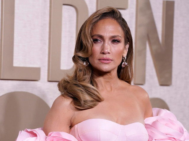 jennifer lopez s wedding ring takes a front seat in latest coach ads amid marriage tensions jennifer lopez s wedding ring takes a front seat in latest coach ads amid marriage tensions