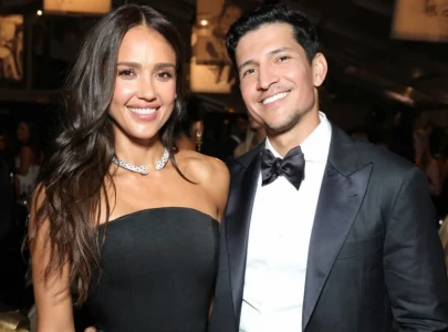 jessica alba and danny ramirez confirm relationship on instagram jessica alba and danny ramirez confirm relationship on instagram