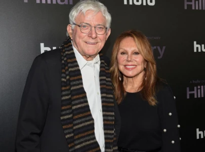 marlo thomas makes first public appearance since phil donahue s death