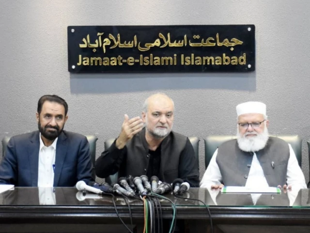 Jamaat-e-Islami gefur pakistönskum stjórnvöldum 10 daga frest til að afnema eldsneytisskatt