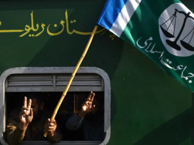 JI's 'super train march' chugs towards capital