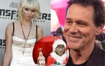 jim carrey and taylor momsen reunite 25 years after the grinch release jim carrey and taylor momsen reunite 25 years after the grinch release