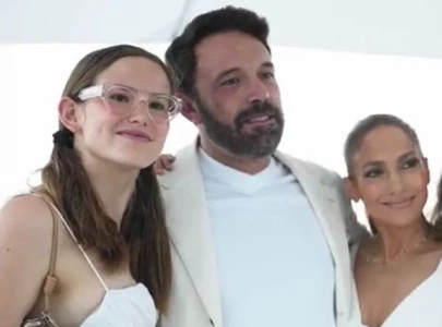 jennifer lopez and step daughter violet affleck spotted having lunch in los angeles