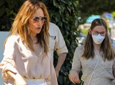 violet affleck wears jennifer lopez s dress amid divorce speculation between ben affleck and lopez