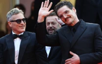 ari aster s eddington starring joaquin phoenix and pedro pascal falls flat at cannes