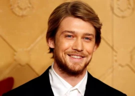 joe alwyn spotted in london after taylor swift and travis kelce engagement news