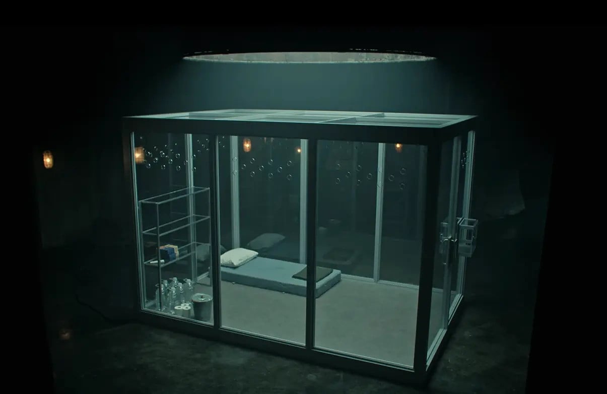 Joe Goldberg glass cage where he housed his victims. Netflix.