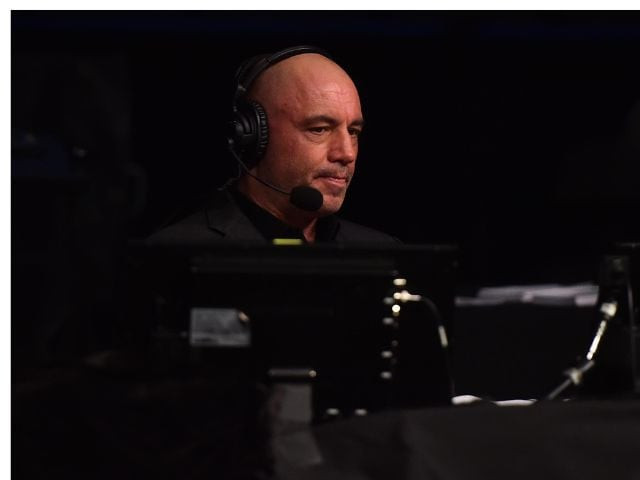 joe rogan accuses oprah winfrey and michelle obama of hypocrisy in dnc speeches joe rogan accuses oprah winfrey and michelle obama of hypocrisy in dnc speeches
