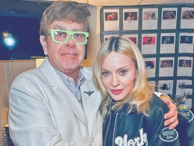 admiration followed forgiveness as the two icons dissolved feud photo file admiration followed forgiveness as the two icons dissolved feud photo file