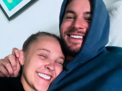 chris hughes and jojo siwa spark buzz with pda in snapchat post chris hughes and jojo siwa spark buzz with pda in snapchat post
