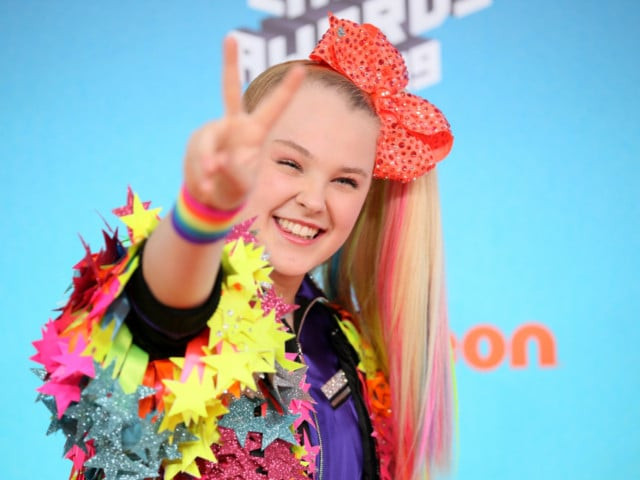 jojo siwa fans turn guilty pleasure dance into viral tiktok trend jojo siwa fans turn guilty pleasure dance into viral tiktok trend