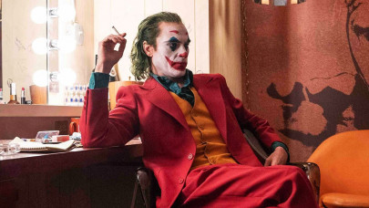 joker sequel joaquin phoenix s film gets a 2024 release date