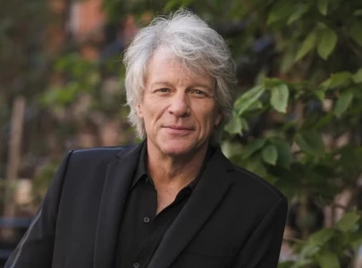 watch the video of jon bon jovi saving woman from jumping off nashville bridge watch the video of jon bon jovi saving woman from jumping off nashville bridge