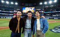 jonas brothers surprise world series performance leaves mlb fans confused jonas brothers surprise world series performance leaves mlb fans confused