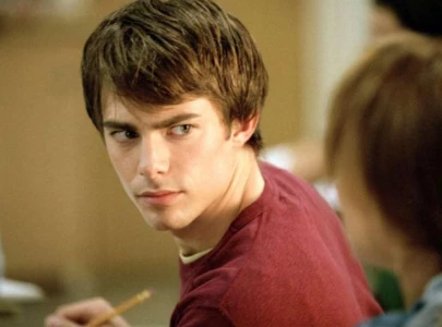 mean girls actor jonathan bennett says he doesn t want his character to be gay in possible sequel mean girls actor jonathan bennett says he doesn t want his character to be gay in possible sequel