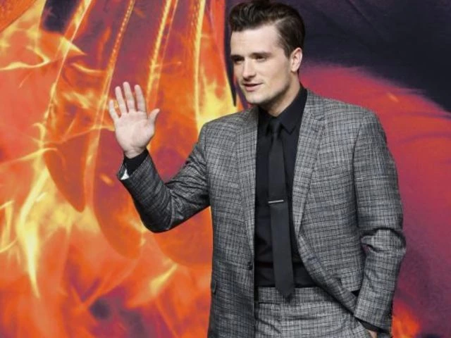 josh hutcherson questions peeta rock disguise scene in the hunger games
