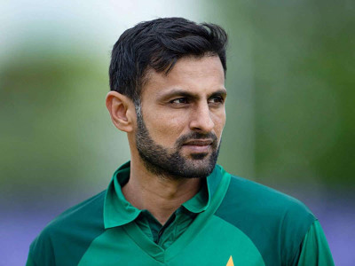 malik hits out at unacquainted decision makers after zimbabwe upset pakistan malik hits out at unacquainted decision makers after zimbabwe upset pakistan