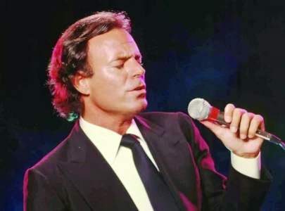 spanish prosecutors dismiss sex abuse case against julio iglesias
