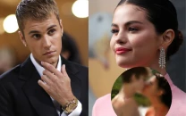 justin bieber s like on old selena gomez photo sparks social media frenzy