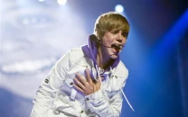 jack blues bieber channels pop star dad justin bieber in 2025 halloween costume