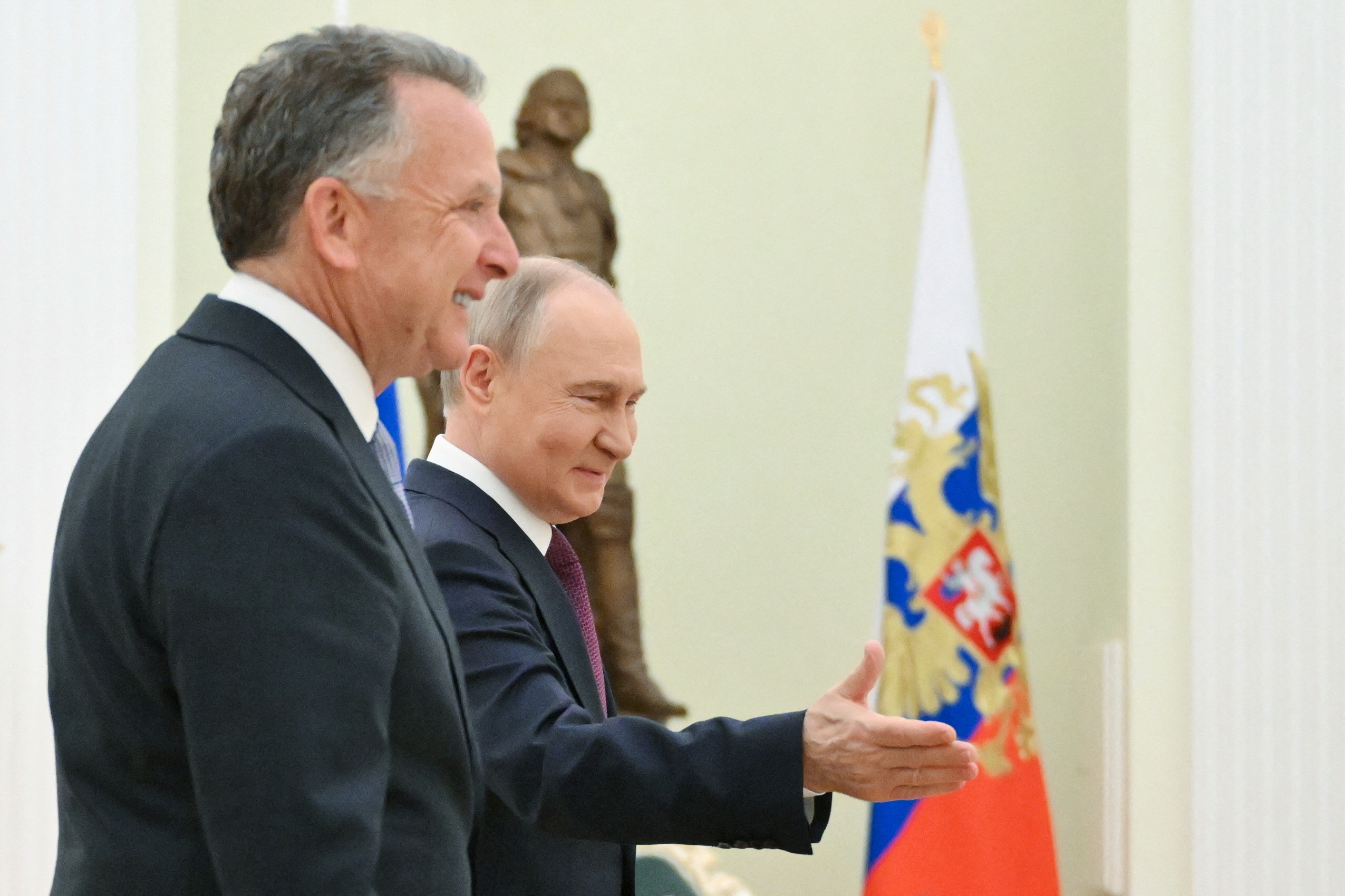 Trump's envoy meets Putin