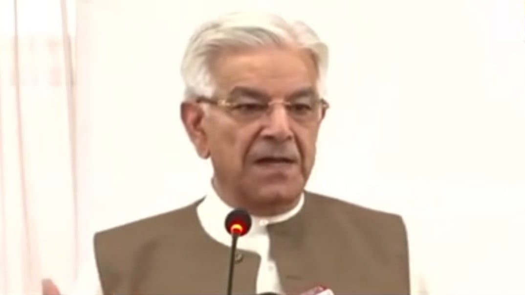 khawaja asif photo app twitter