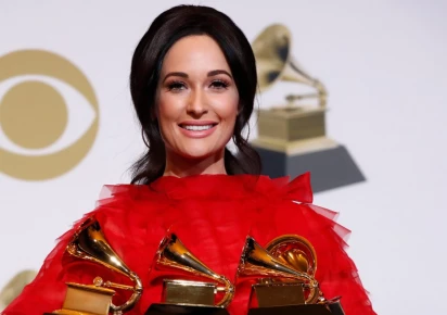 Kacey Musgraves releases “If The World Burns Down” for Nobody Wants This  season 2 soundtrack