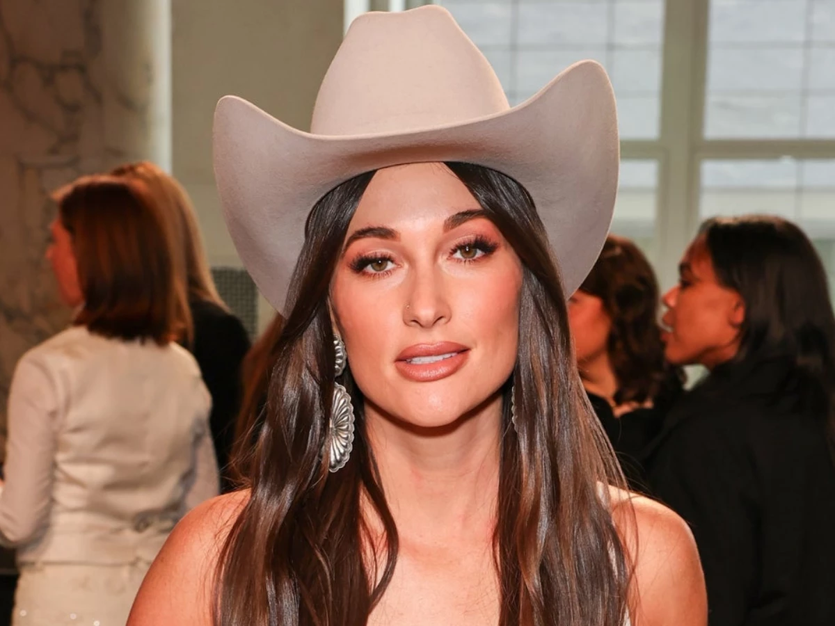 kacey musgraves stage catches fire during boston concert