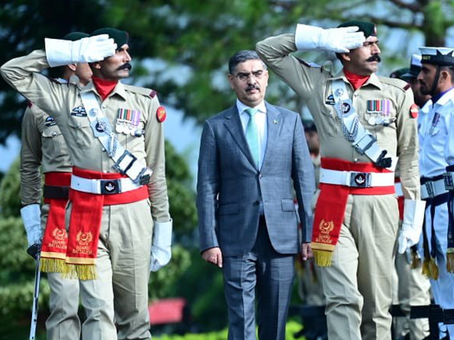 the caretaker prime minister of pakistan anwaar ul haq kakar being presented a guard of honor by tri services at prime minister s house islamabad on 14th of august 2023 photo twitter pakistanfauj the caretaker prime minister of pakistan anwaar ul haq kakar being presented a guard of honor by tri services at prime minister s house islamabad on 14th of august 2023 photo twitter pakistanfauj