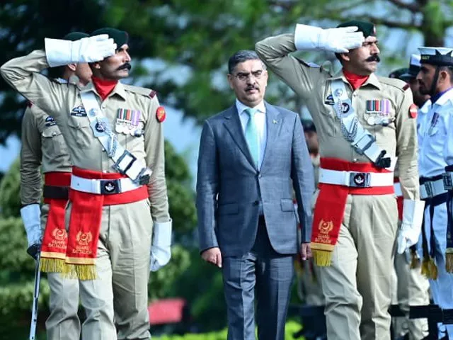 the caretaker prime minister of pakistan anwaar ul haq kakar being presented a guard of honor by tri services at prime minister s house islamabad on 14th of august 2023 photo twitter pakistanfauj the caretaker prime minister of pakistan anwaar ul haq kakar being presented a guard of honor by tri services at prime minister s house islamabad on 14th of august 2023 photo twitter pakistanfauj