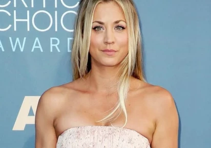 kaley cuoco blue dress big bang theory Big Bang Theory's Kaley Cuoco talks Penny's sexualised wardrobe