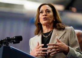 kamala harris says misogyny has no place in today s america following donald trump s remarks