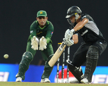 ex players and fans vent anger against akmal